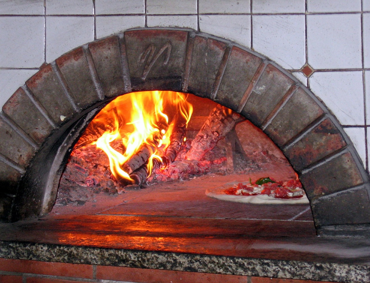 Akcesoria do pizzerii, piec do pizzy opalany drewnem w Poznaniu